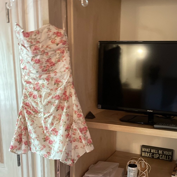 House of CB Floral Mini Dress - Picture 2 of 4